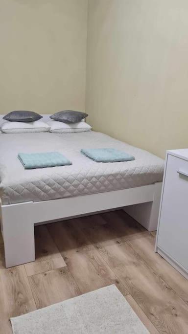 Appartement Mily, Nowy, Luksusowy Apartament à Przemyśl Extérieur photo